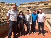 El director general de Bienes Culturales visita el Monasterio de la Encarnación de Mula para conocer el estado del claustro