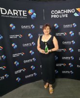 La coach murciana Magda Fern�ndez Abril gana el premio 'Emprendimiento y Negocios' en Coaching Pro Live 2026