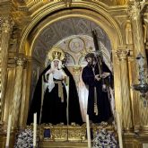 Alcalá del Río rinde homenaje a los fieles difuntos con la Virgen de la Esperanza vestida de luto en Alcalá del Río